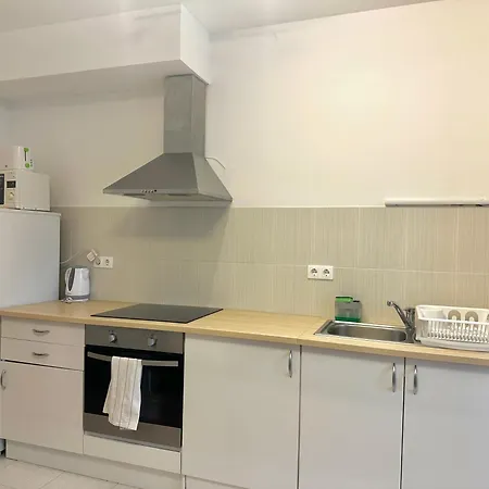 Prime - Spacious 2 Bedroom Family - Parking Included *