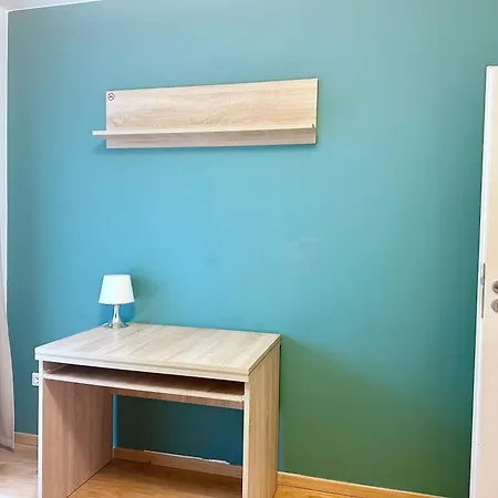 Prime - Spacious 2 Bedroom Family - Parking Included בודפשט
