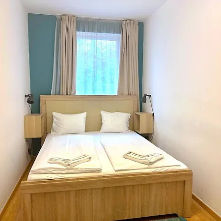 Prime - Spacious 2 Bedroom Family - Parking Included דירה בודפשט