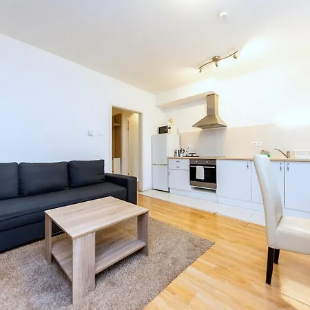 Prime - Spacious 2 Bedroom Family - Parking Included *