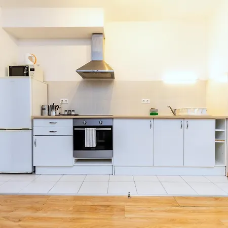 Appartement Prime - Spacious 2 Bedroom Family - Parking Included