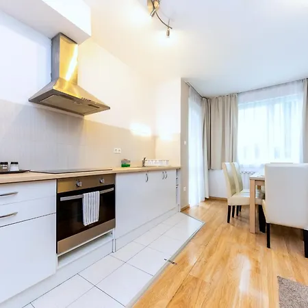 Prime - Spacious 2 Bedroom Family - Parking Included Budapest