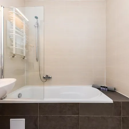 Appartement Prime - Spacious 2 Bedroom Family - Parking Included